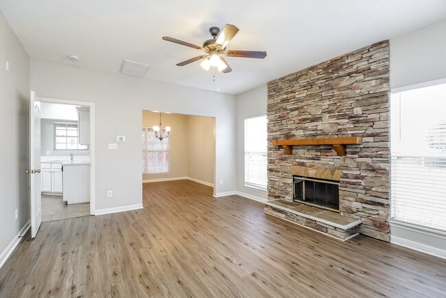 Building Photo - 13424 Michael Lynn Rd