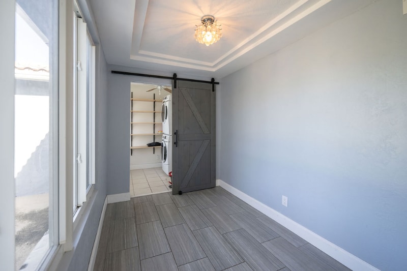 Building Photo - 902 NE 34th St