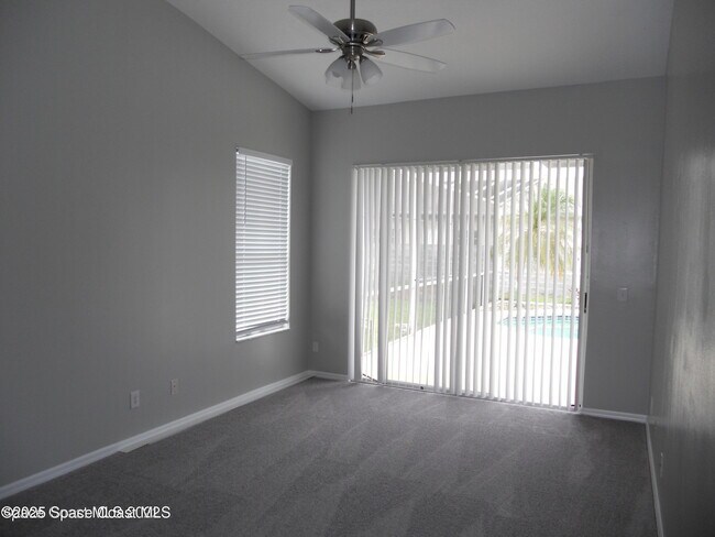 Building Photo - 432 Lake Victoria Cir