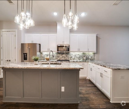 Building Photo - 5015 Meridian-1321
