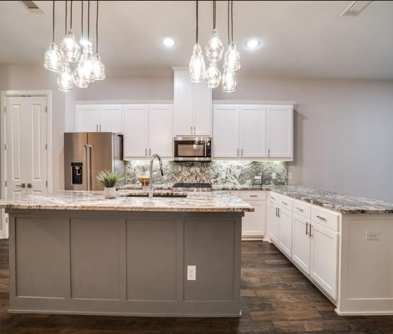 Building Photo - 5015 Meridian-1052