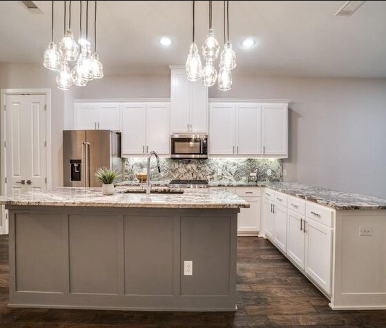 Building Photo - 5015 Meridian-2182