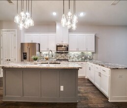 Building Photo - 5015 Meridian-1311