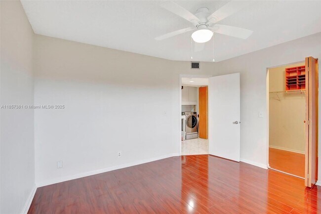 Building Photo - 1200 SW 125th Ave