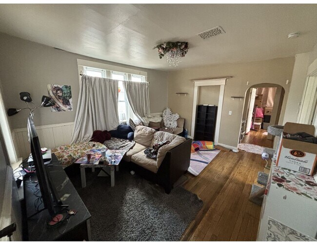 Building Photo - 519 Market St