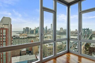 Building Photo - 100 Jay St