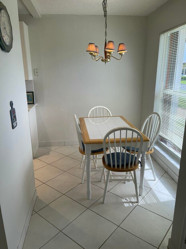 Building Photo - 1661 NW 20th Ave