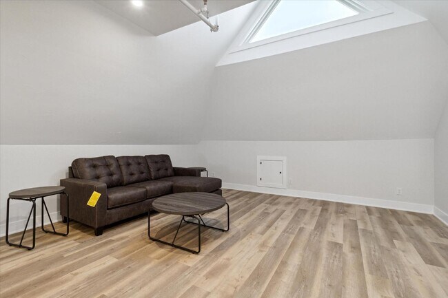 Building Photo - 1164 Terrace St