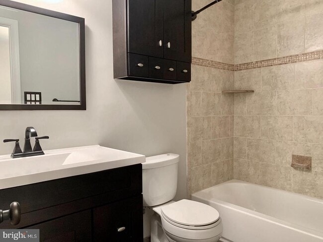 Building Photo - 7808 Hyson Park Ct