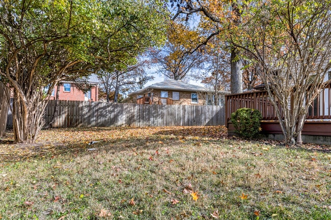 Building Photo - 221 Brighton Way