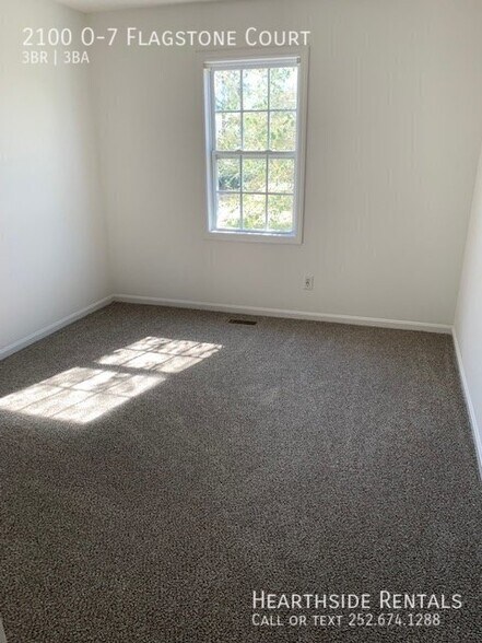 Building Photo - 2100-2O-7 Flagstone Ct