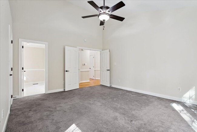 Building Photo - Kingsmill Gem