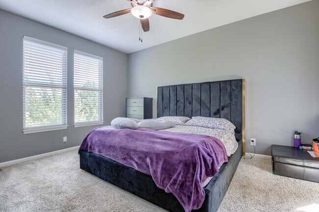 Building Photo - 15523 Valley View Dr
