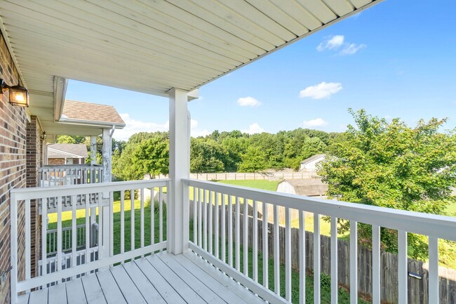 Building Photo - Renovated Two Bedroom Outside Gate 1!