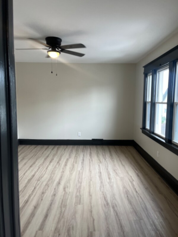 Building Photo - 4260 South Park Ave