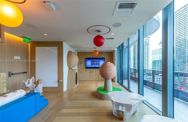 Building Photo - 1000 Brickell Plaza