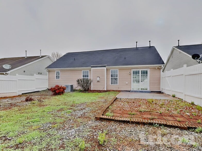 Building Photo - 1617 Faircrest Ln