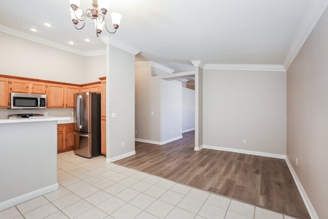 Building Photo - 2015 Pink Coral Dr