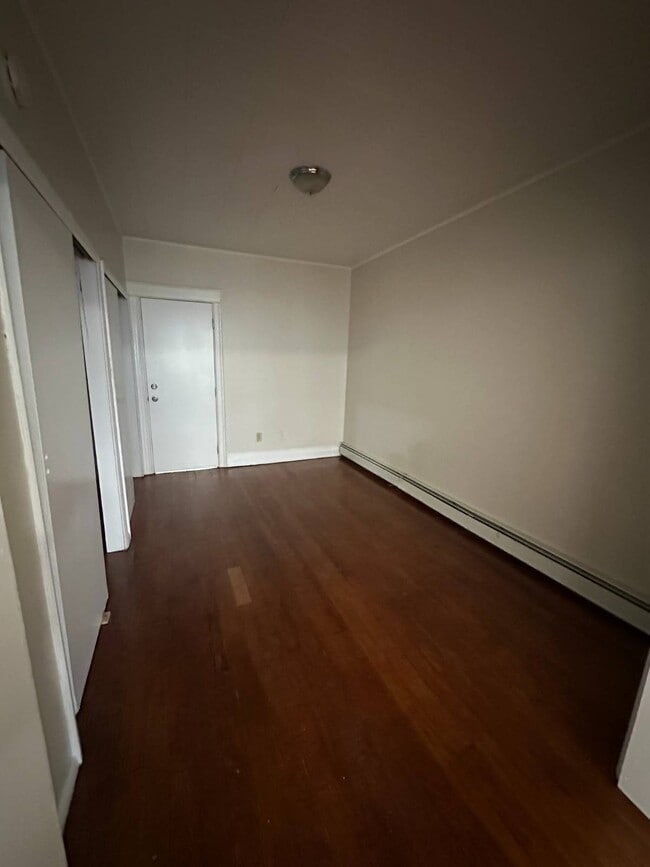 Building Photo - 66-13 60th Ln