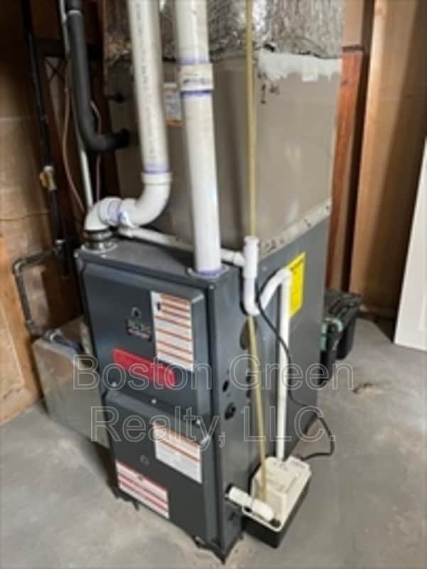 Building Photo - 181 M St