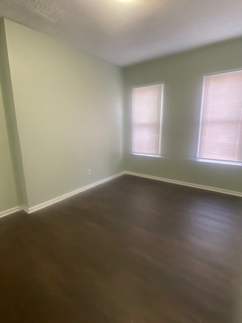 Building Photo - 1036 Oakwood Ave