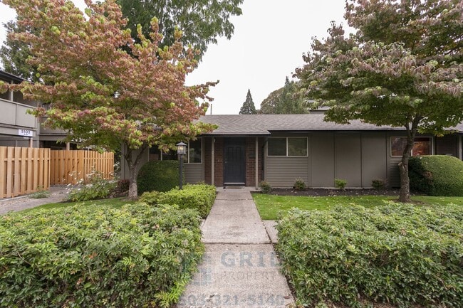 Building Photo - Charming two Bedroom in Mt. Tabor
