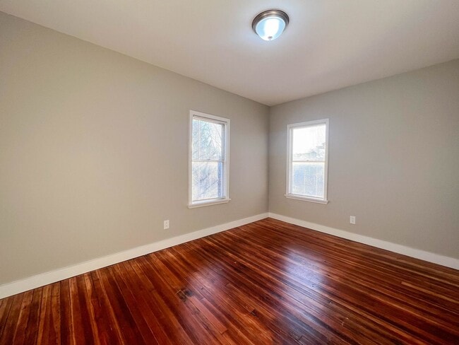 Building Photo - 154-156 Leighton Avenue