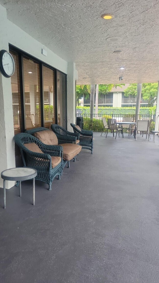 Building Photo - 1248 S Military Trail