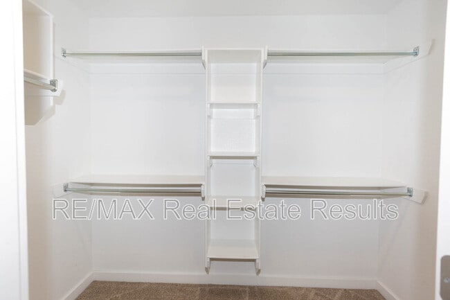 Building Photo - 1523 Purple Finch St