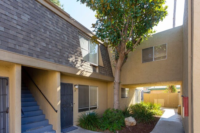 Building Photo - El Cajon 2 Bed/1 Bath in Gated Community with AC, Large Patio, and Parking