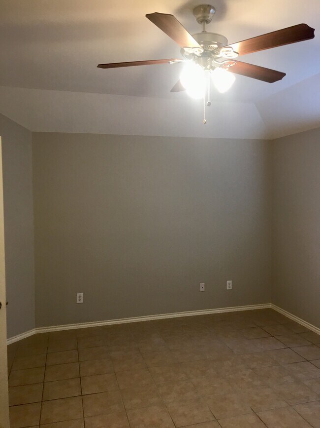 Building Photo - 4003 Santa Susana