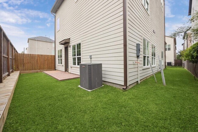 Building Photo - 10935 Brookeshire Chase Ln