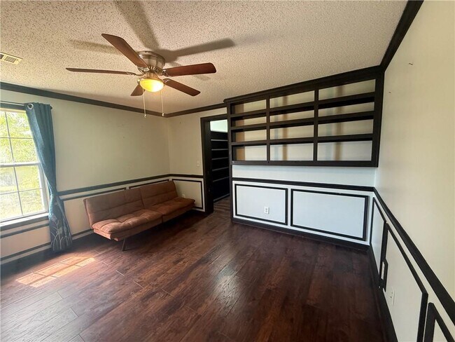 Building Photo - 4861 Hopewell Church Rd