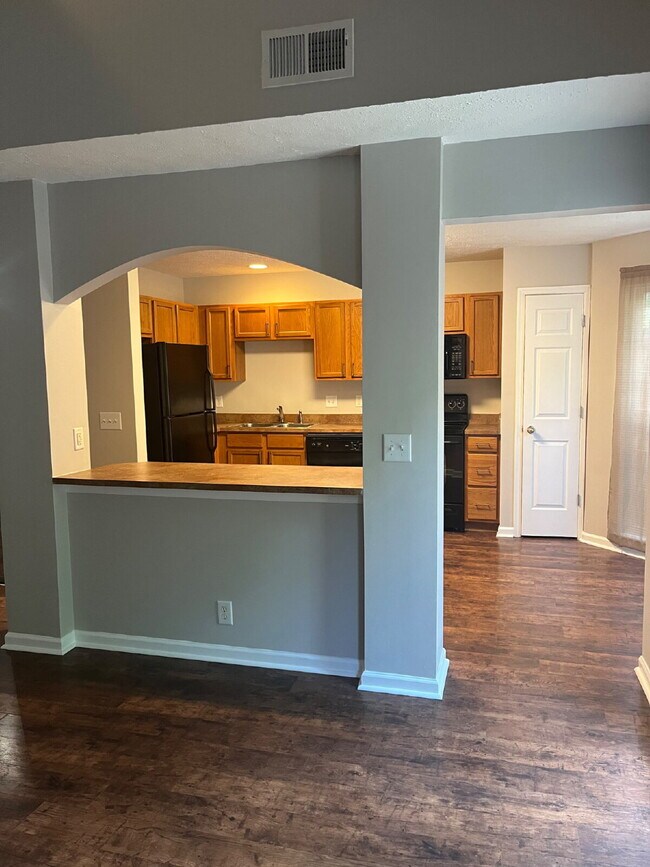 Building Photo - Charming 2 Bed, 2.5 Bath Townhouse in Nashville - Perfect Rental Opportunity!