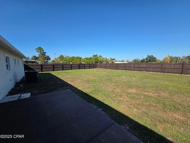 Building Photo - 5253 Collins Dr