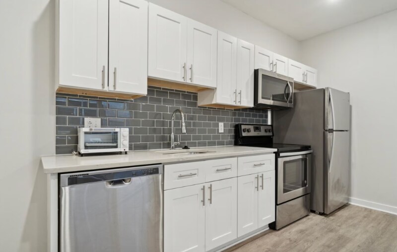 Building Photo - 1522-1532 W Girard Ave