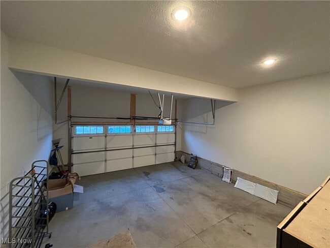 Building Photo - 1167 Iroquois Ave