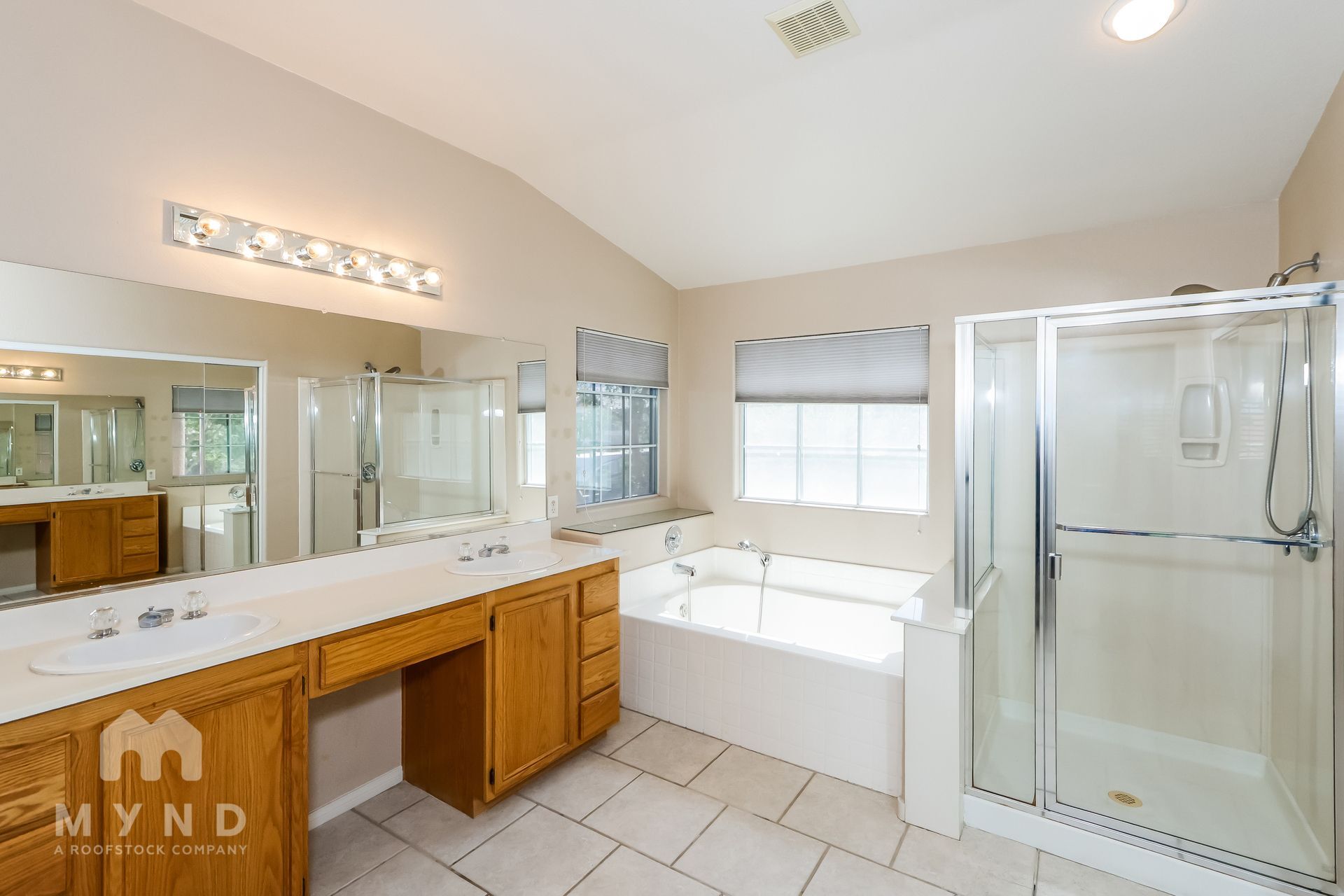 Building Photo - 2728 La Porte Ct