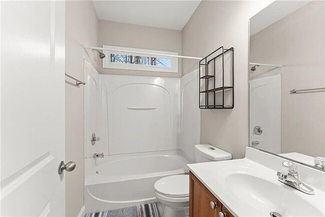 Building Photo - Beautiful home in Stratford on Lanier-5 bed 3 bath in sought after swim, tennis and lake community!