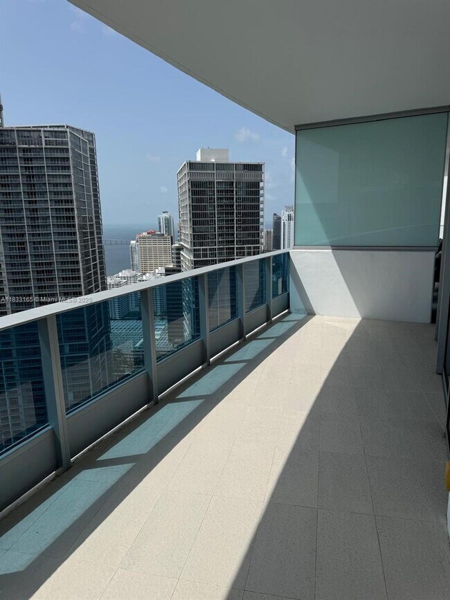 Building Photo - 200 Biscayne Blvd Way