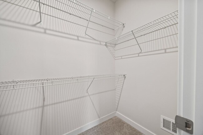 Building Photo - 22 Iron Horse Ln