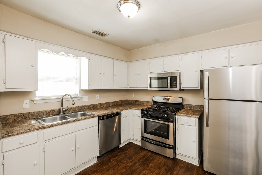 Building Photo - 3504 S Hopkins Ct
