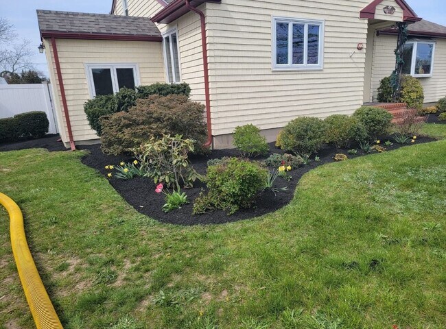 Building Photo - Charming 1BR House in Fairhaven