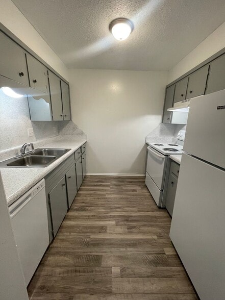 Interior Photo - The Luxe Apartments