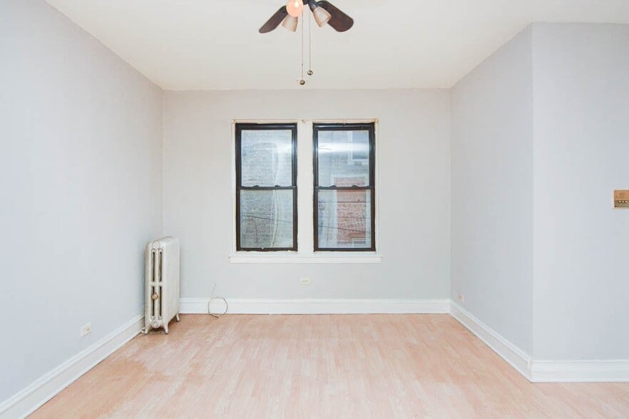 Building Photo - 4856 N Damen Ave