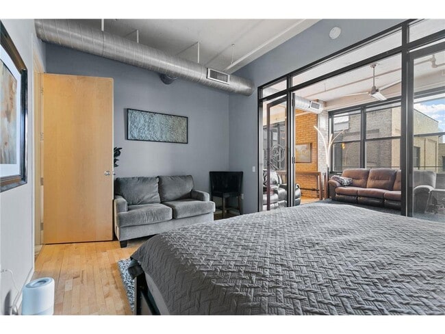 Building Photo - 290 Market St