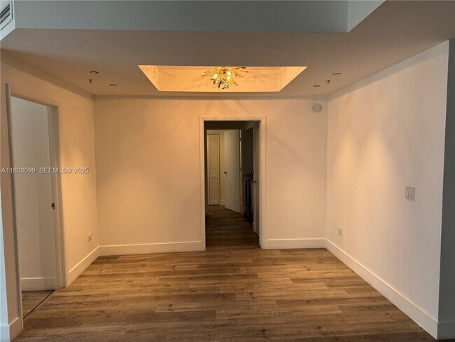 Building Photo - 801 Brickell Key Blvd