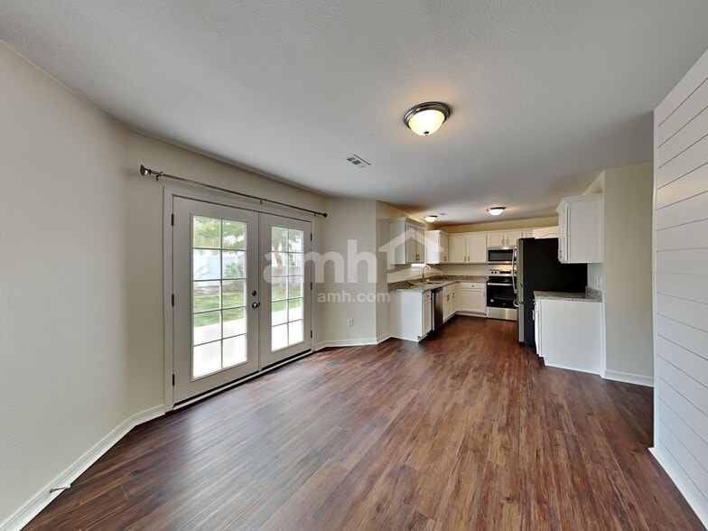 Building Photo - 6753 Mary Leizan Ln