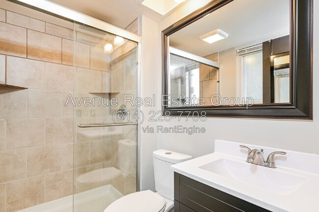 Building Photo - 705 Wickerleigh Terrace