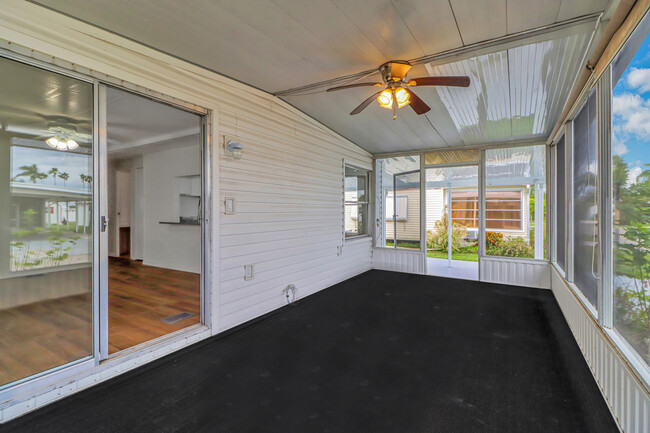 Screened-in Lanai - 243 Tangerine Dr